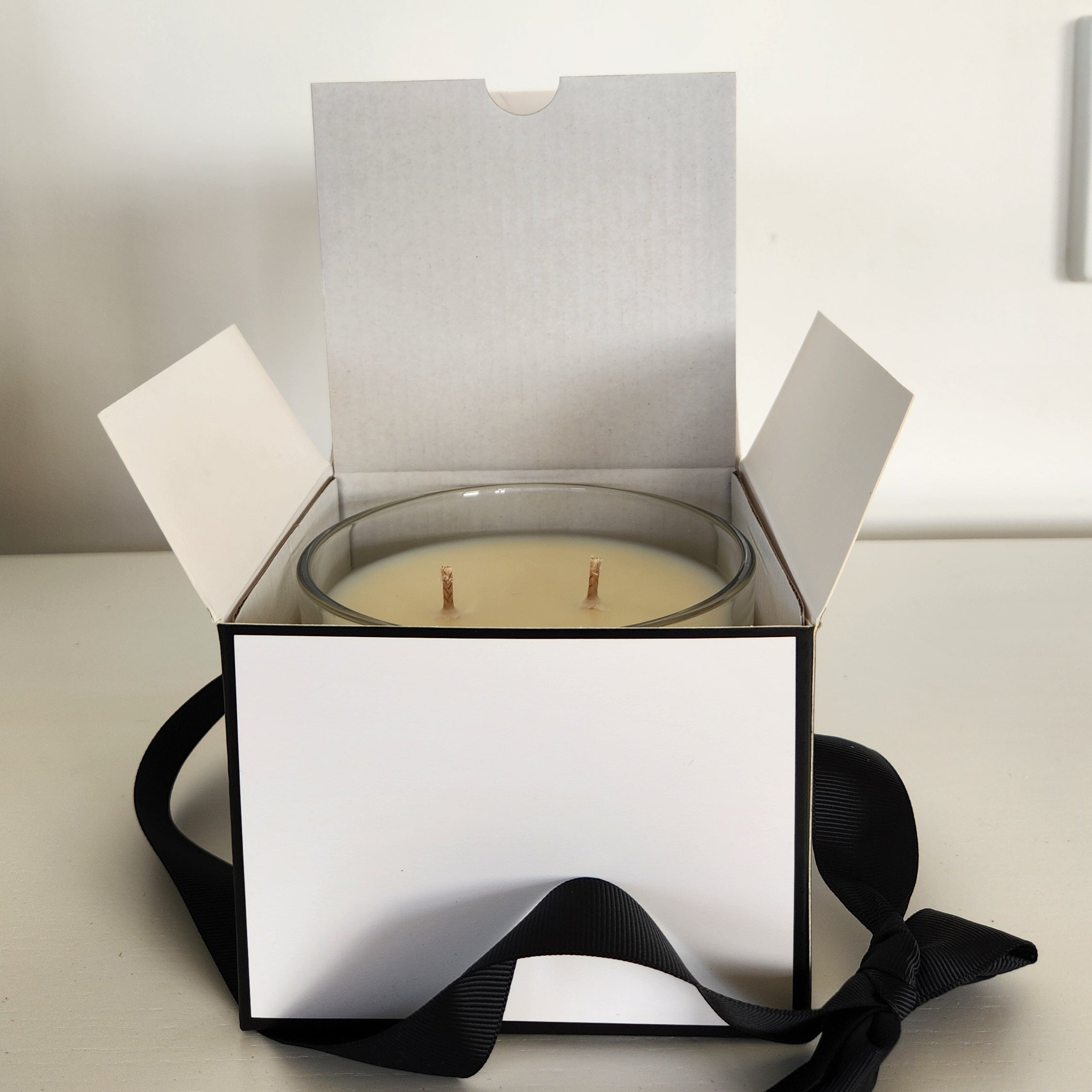 The Table Candle - Premium Fig + Cassis
